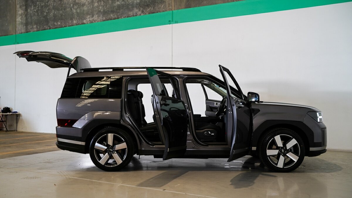 Hyundai Santa Fe image 4