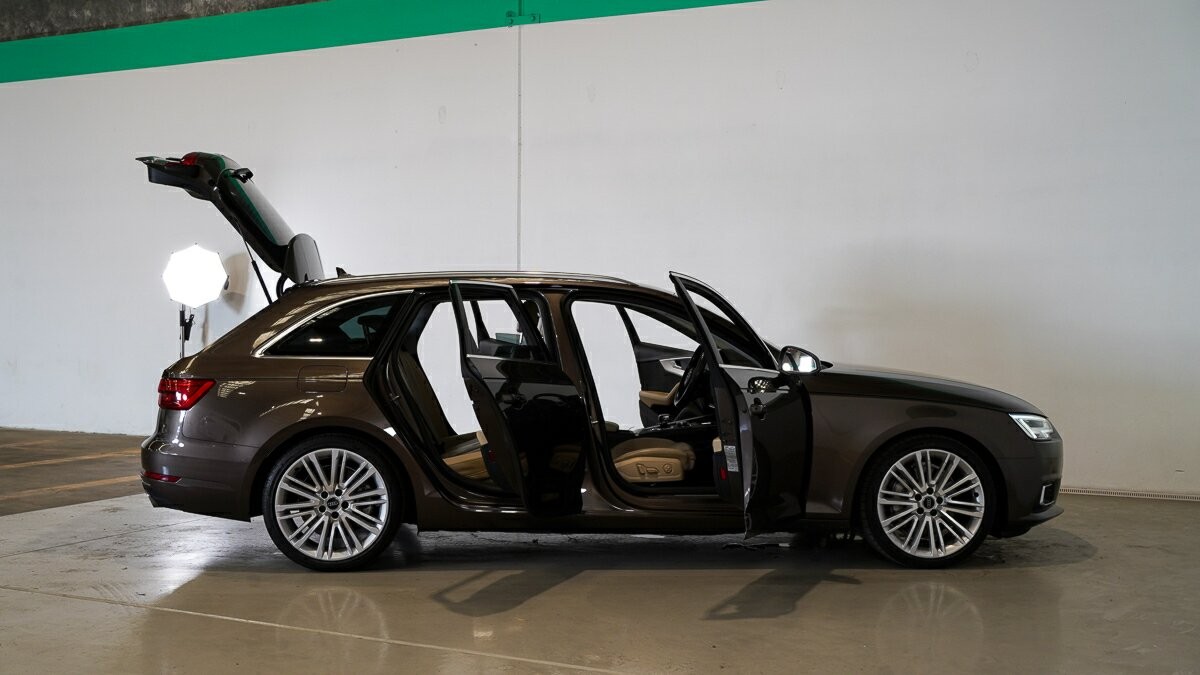 Audi A4 image 4