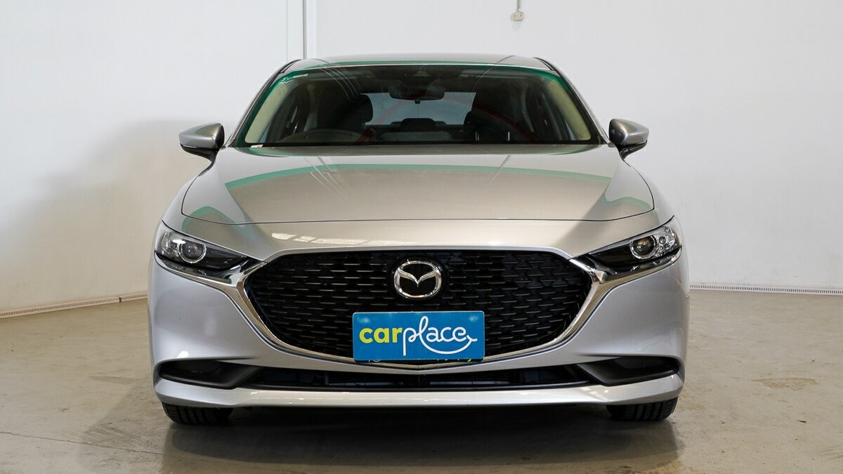 Mazda 3 image 2
