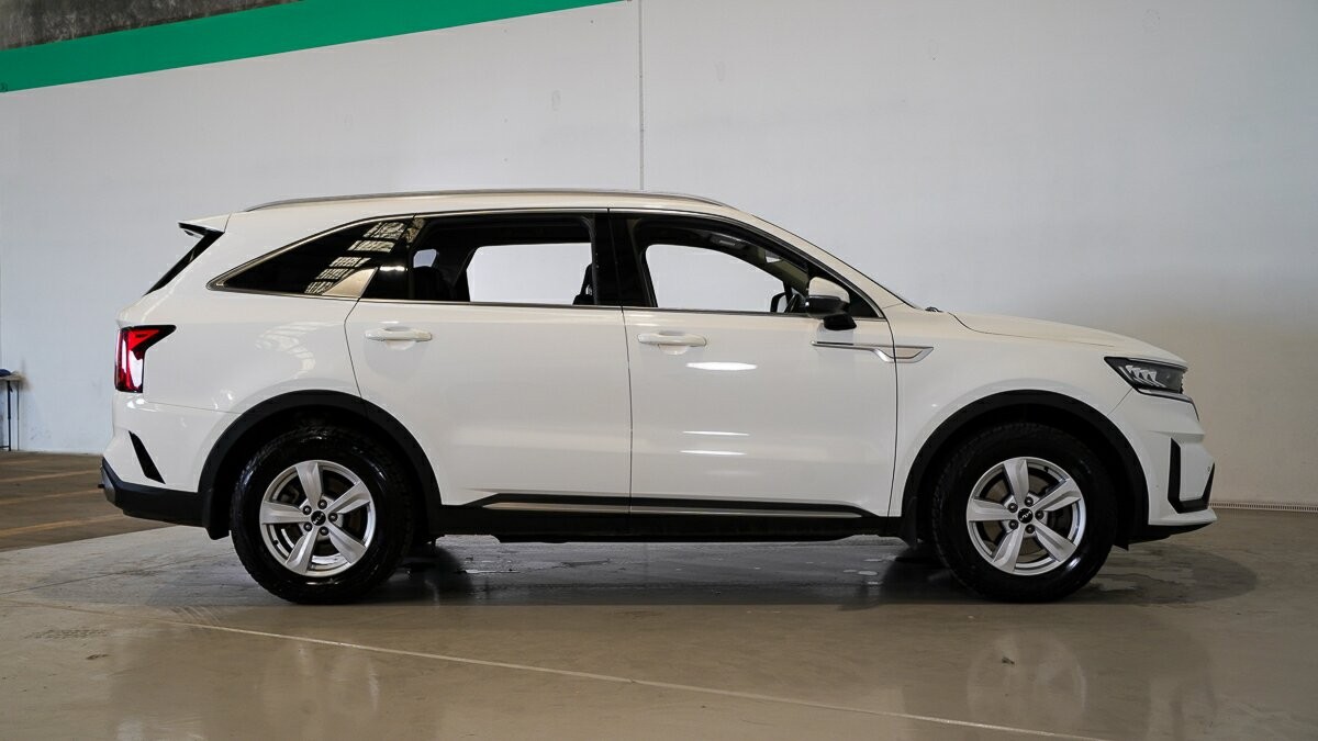 Kia Sorento image 3
