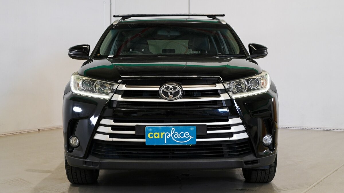 Toyota Kluger image 2