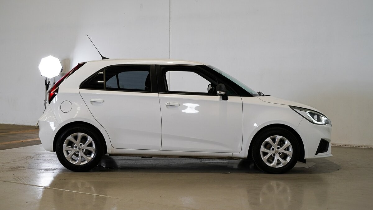 MG Mg3 image 3