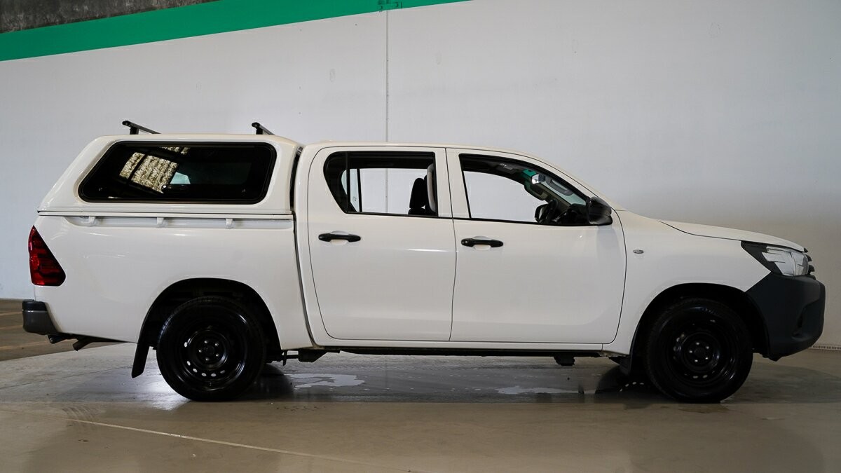 Toyota Hilux image 3