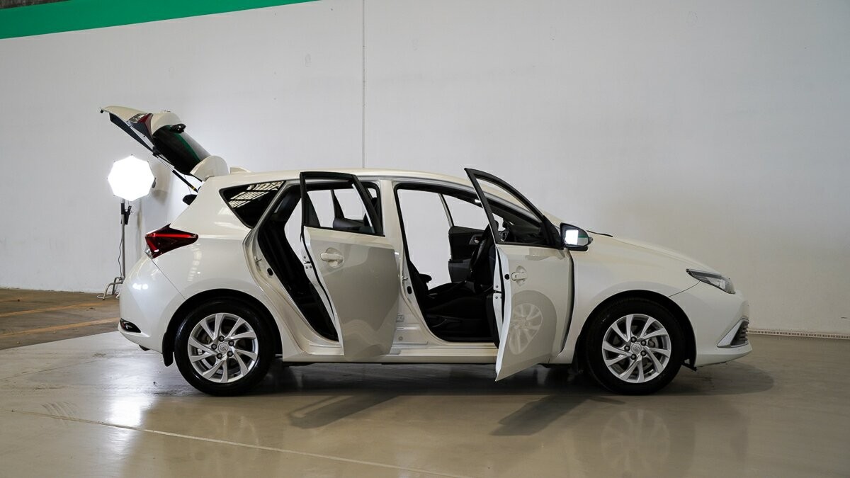 Toyota Corolla image 4