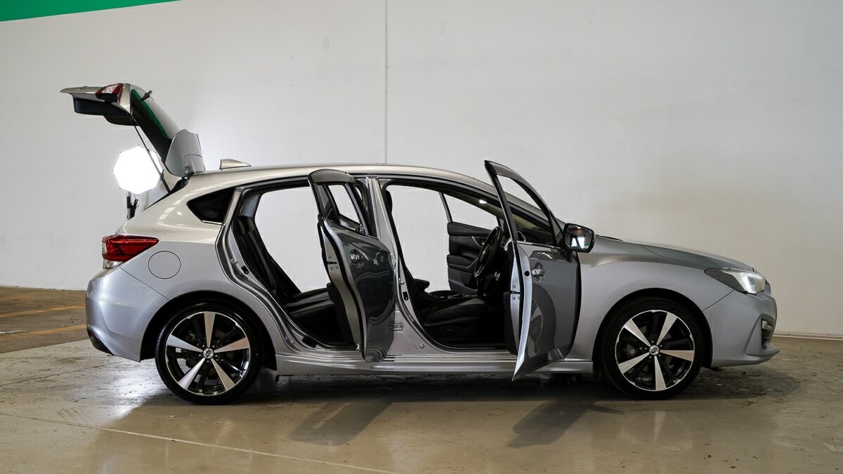 Subaru Impreza image 4