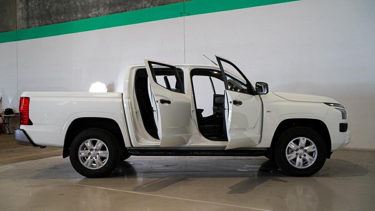 Mitsubishi Triton image 4