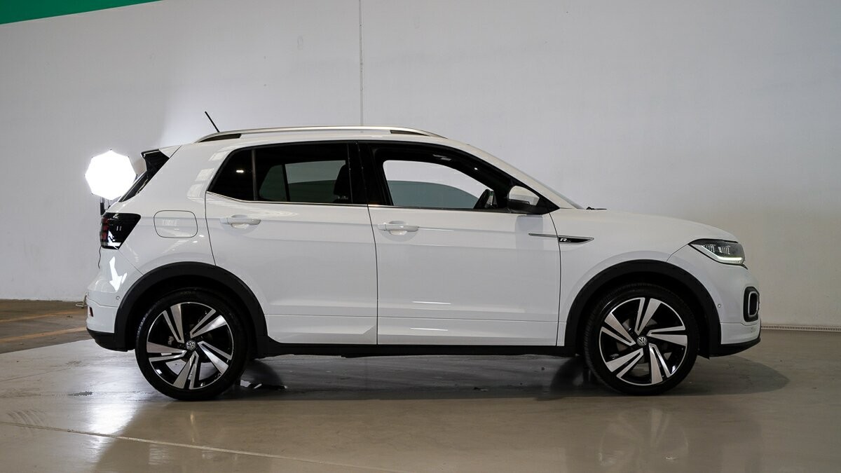 Volkswagen T-cross image 3