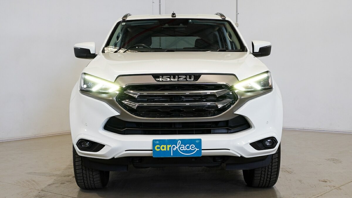 Isuzu Mu-x image 2