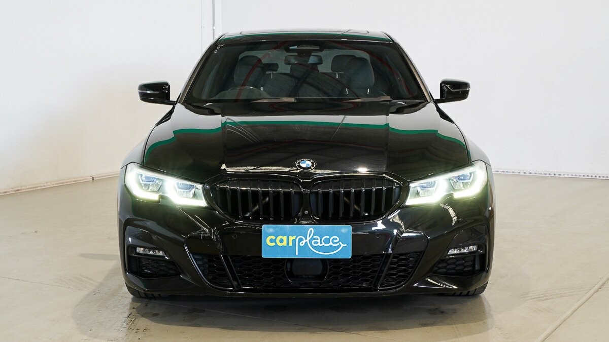 BMW 3 Series image 2