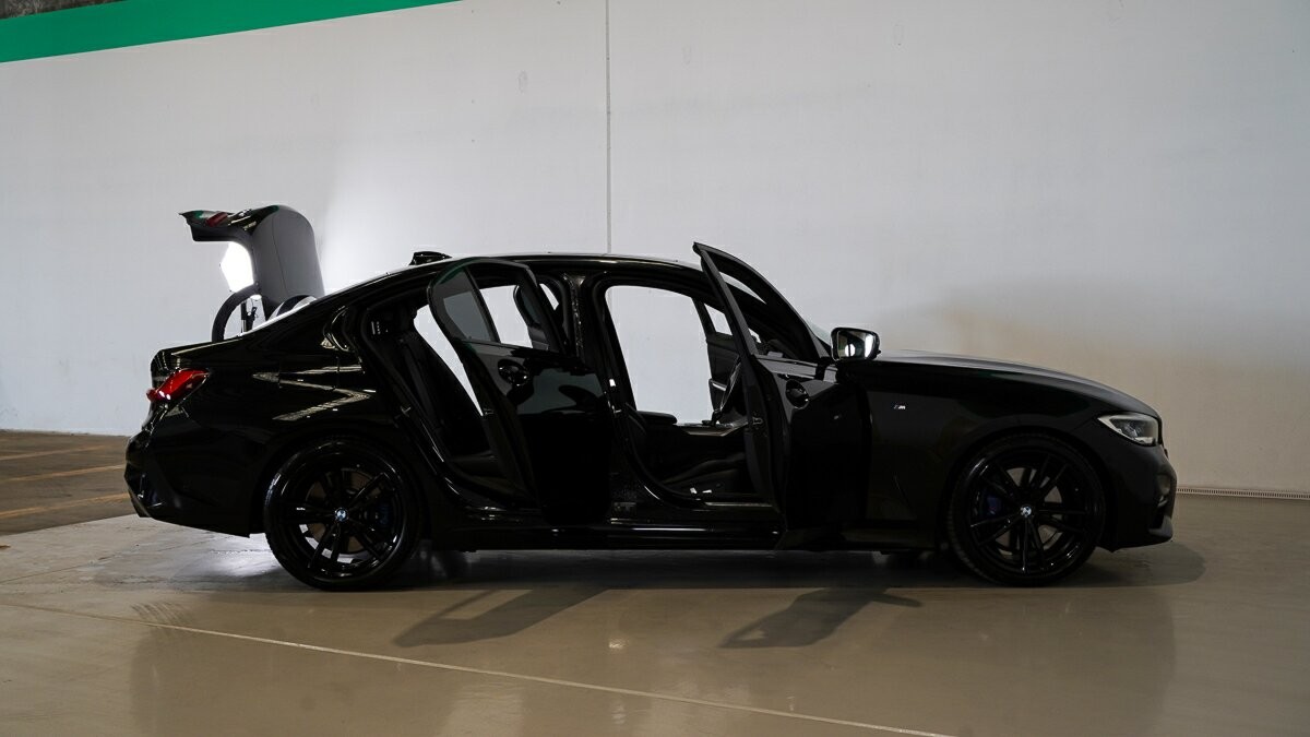 BMW 3 Series image 4