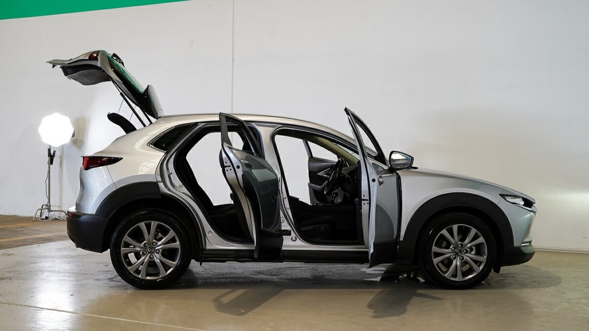 Mazda Cx-30 image 4