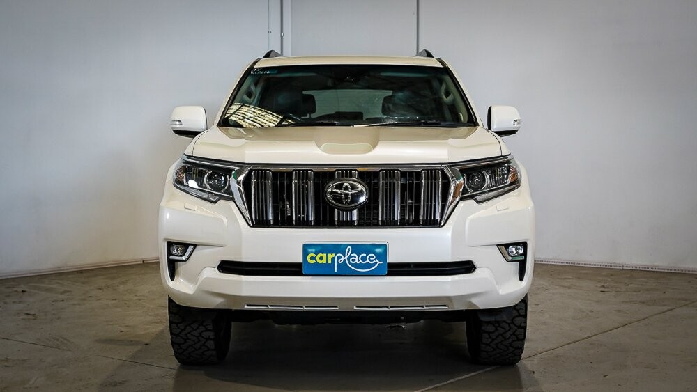 Toyota Landcruiser Prado image 2