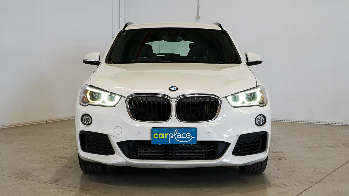 BMW X1 image 2