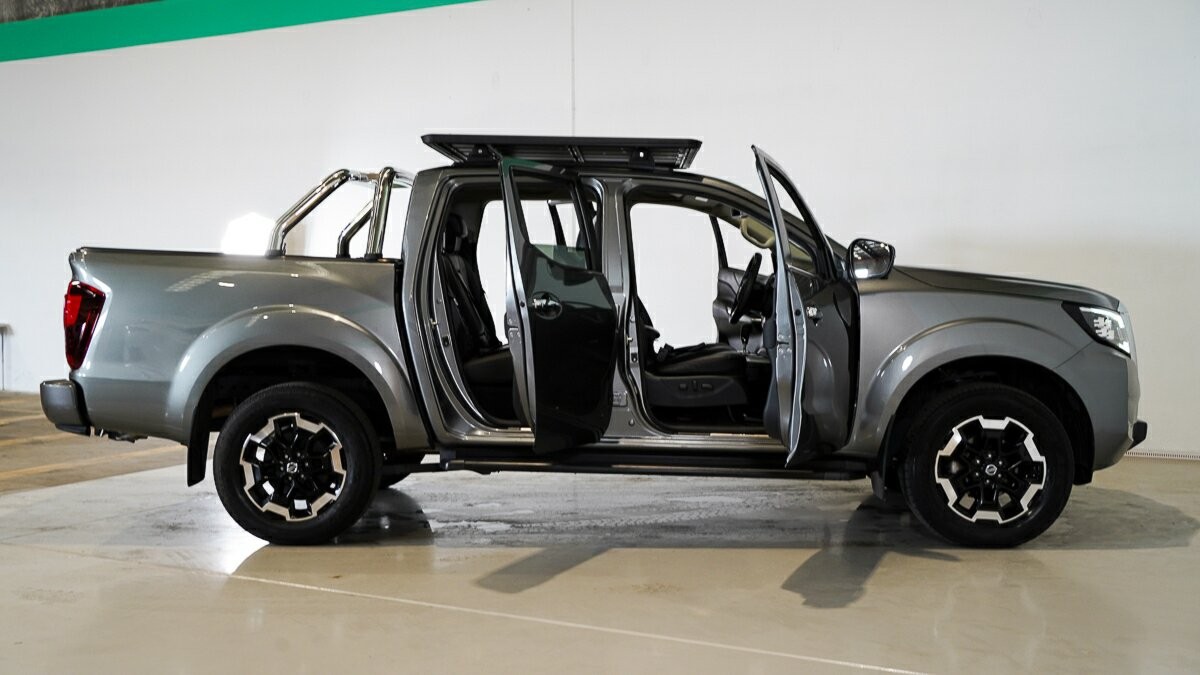Nissan Navara image 4