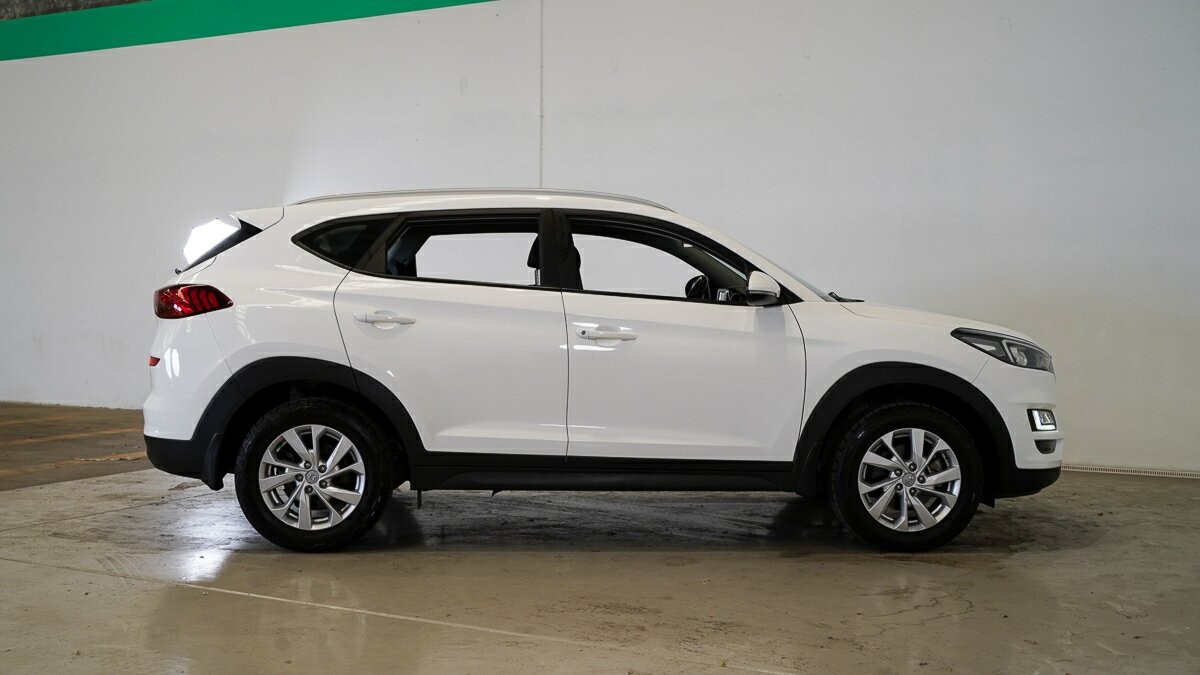 Hyundai Tucson image 3