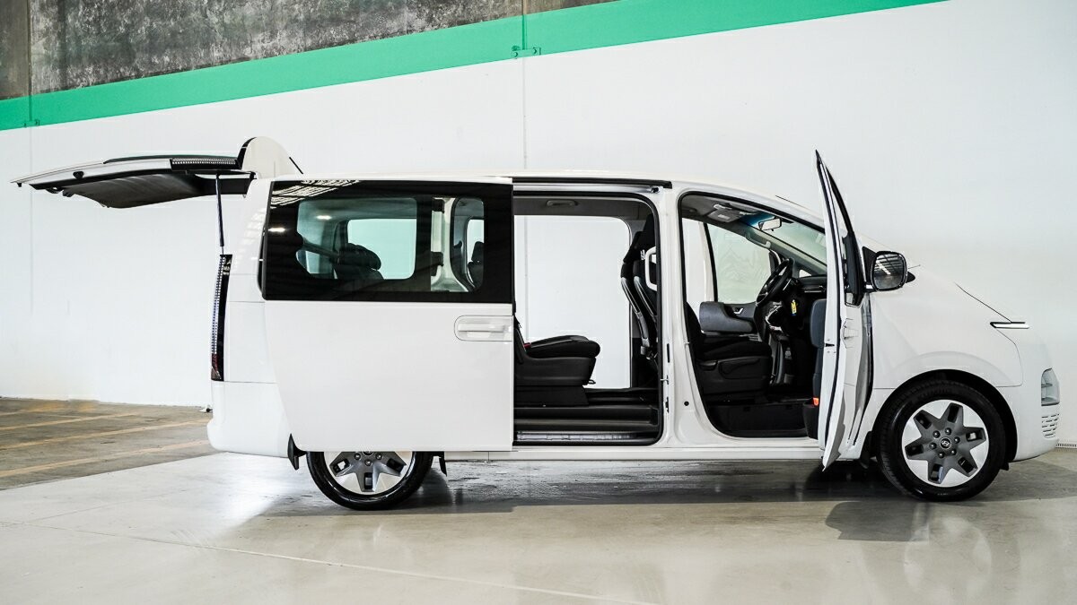 Hyundai Staria image 4