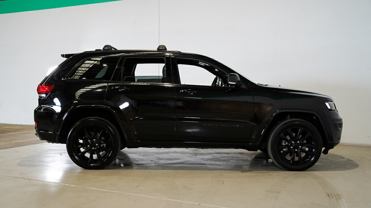 Jeep Grand Cherokee image 3