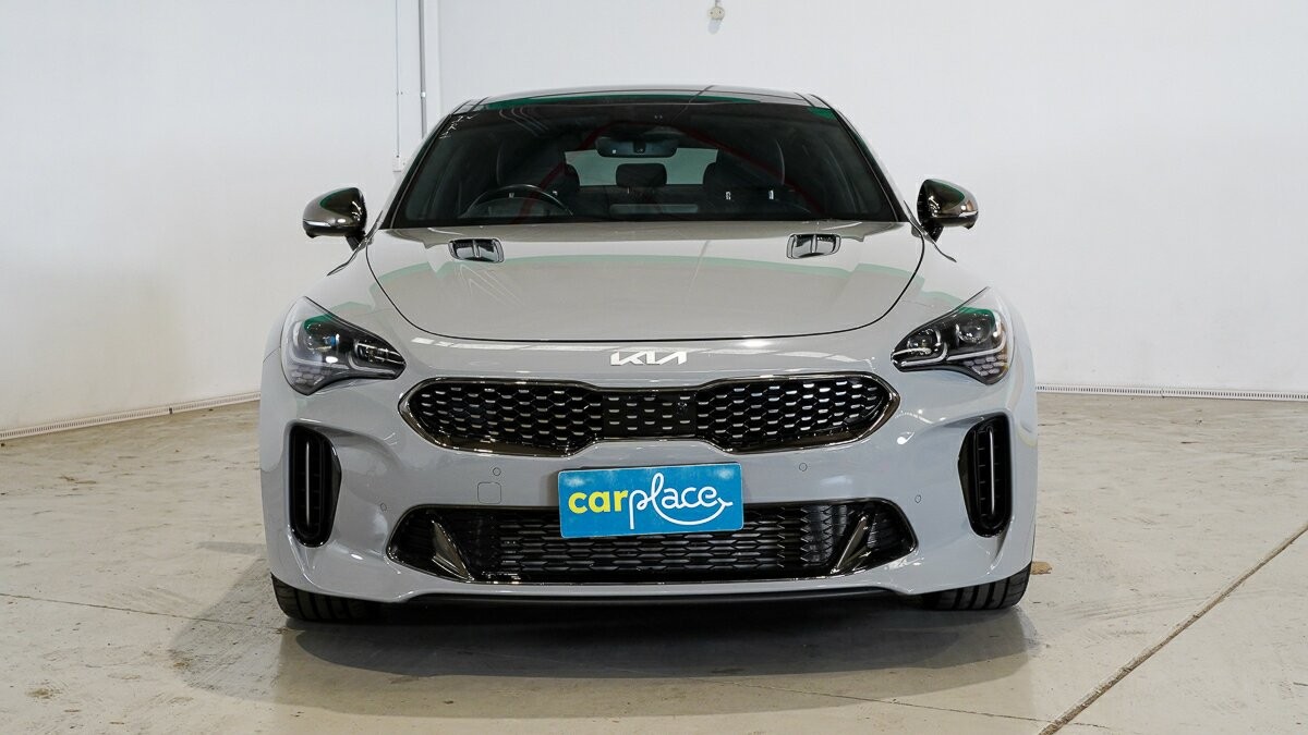 Kia Stinger image 2