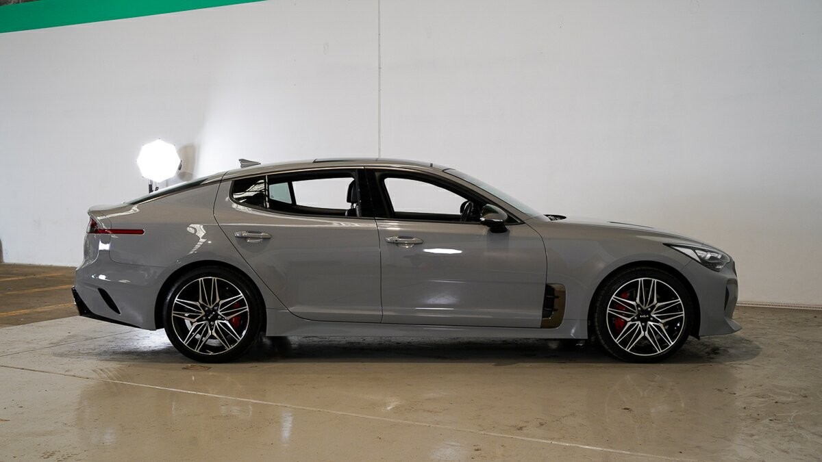 Kia Stinger image 3