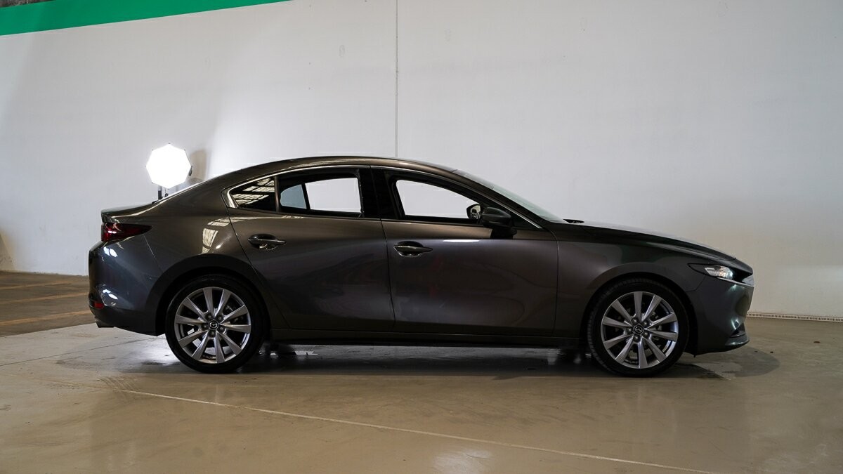 Mazda 3 image 3