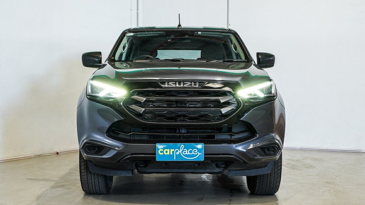 Isuzu Mu-x image 2