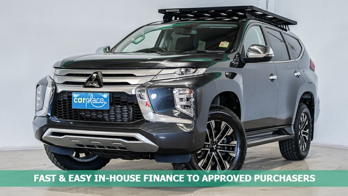 Mitsubishi Pajero Sport image 1