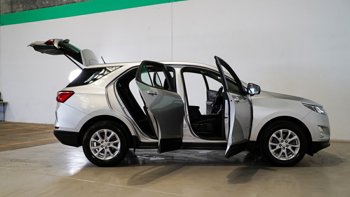 Holden Equinox image 4