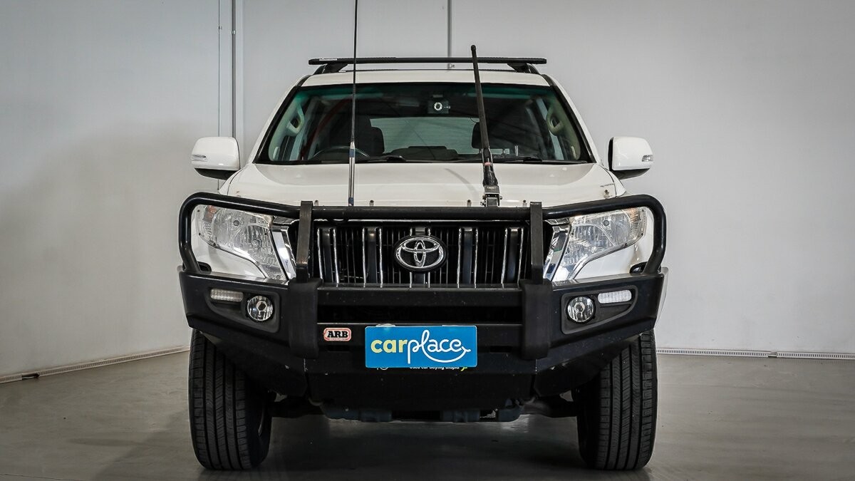 Toyota Landcruiser Prado image 2