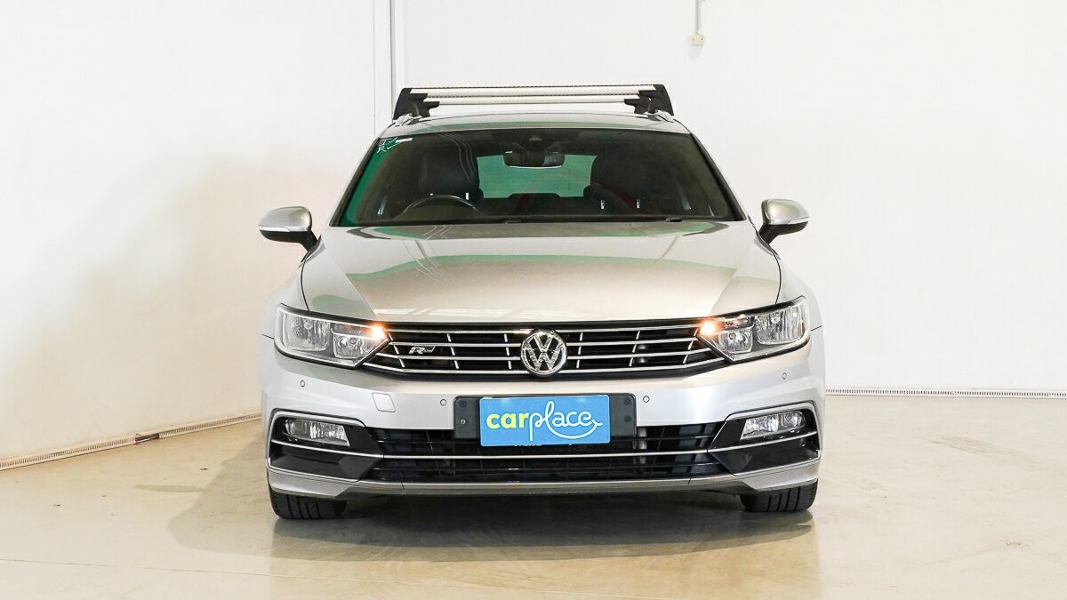 Volkswagen Passat image 2