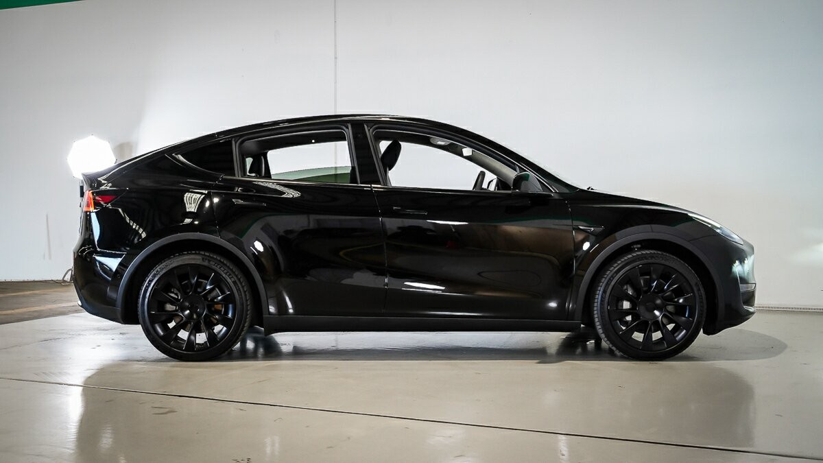 Tesla Model Y image 3