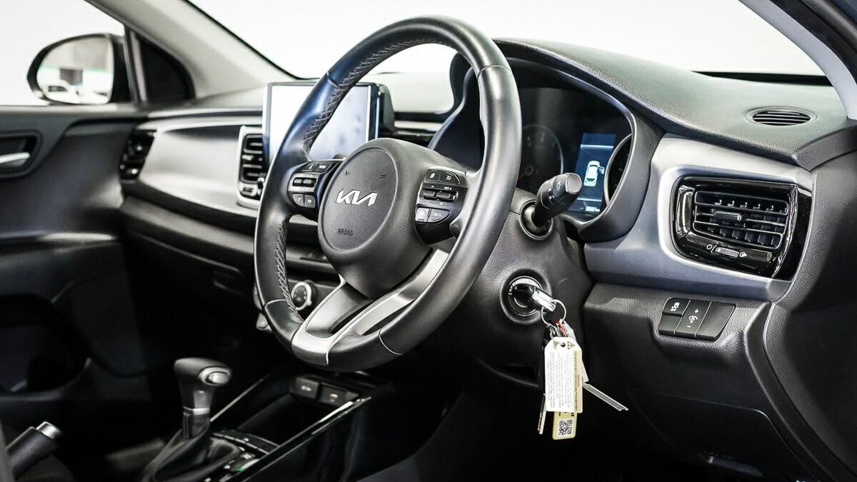 Kia Rio image 3