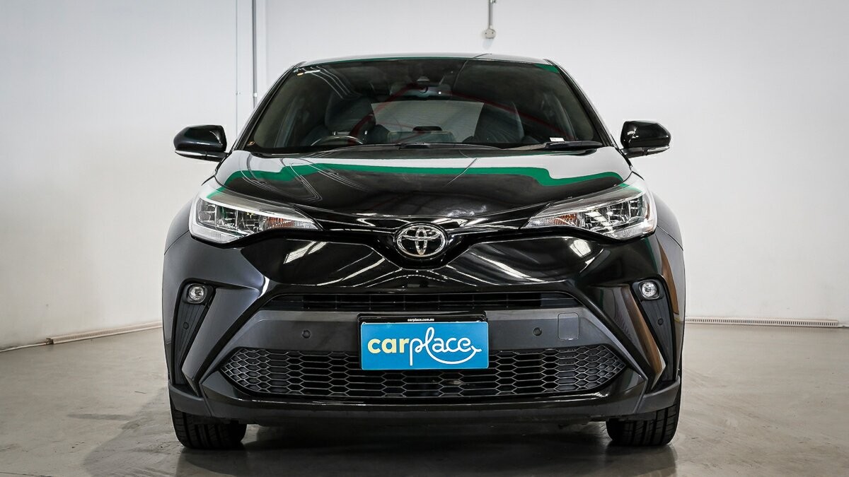 Toyota C-hr image 2