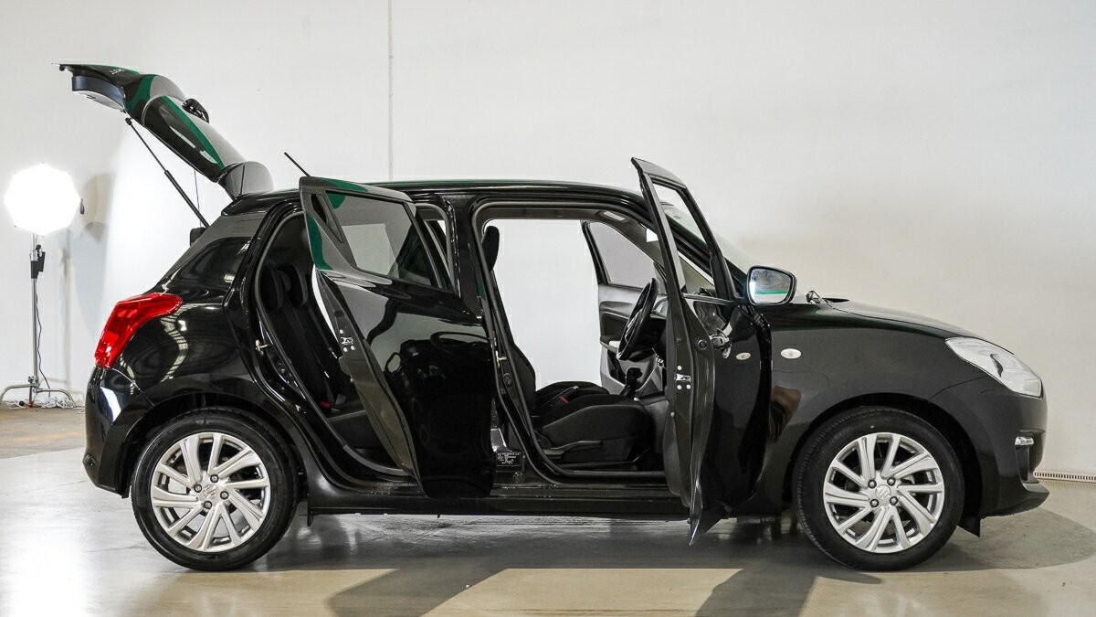 Suzuki Swift image 4