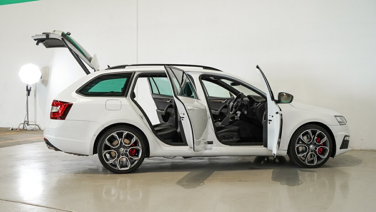 Skoda Octavia image 4