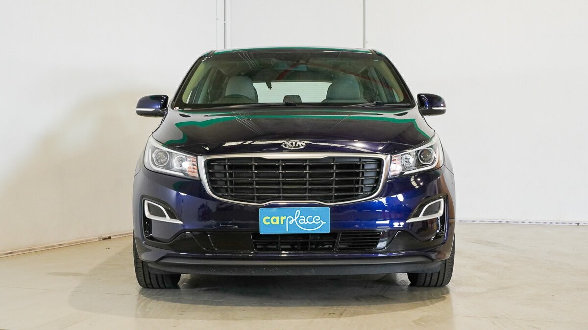 Kia Carnival image 2