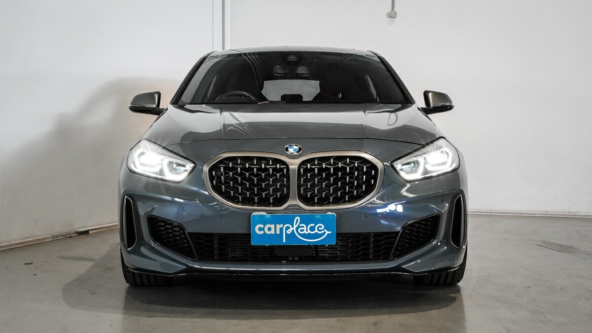 BMW 1 Series image 2