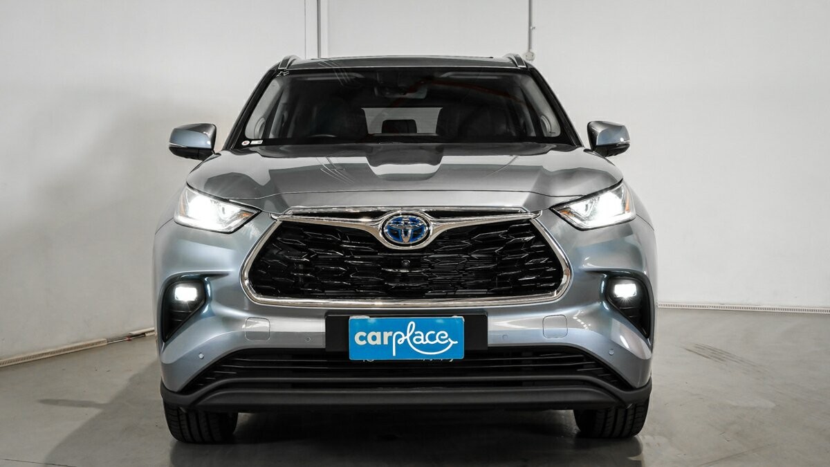 Toyota Kluger image 2