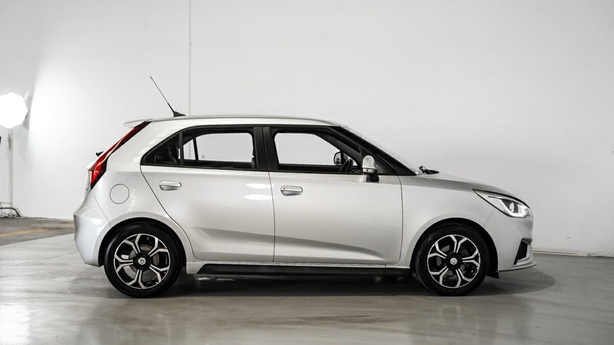 MG Mg3 image 3