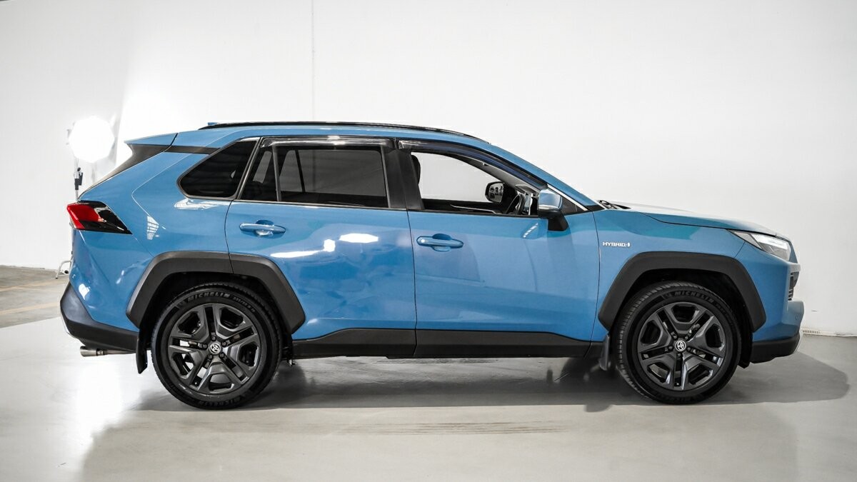 Toyota Rav4 image 3