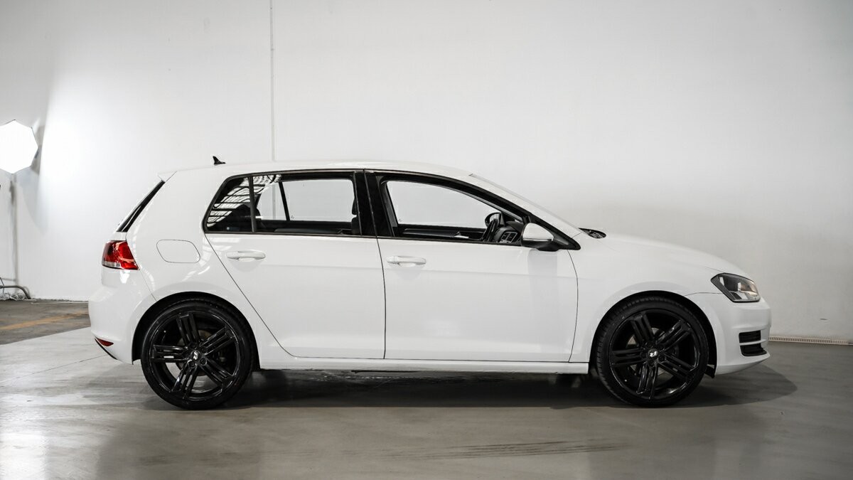 Volkswagen Golf image 3