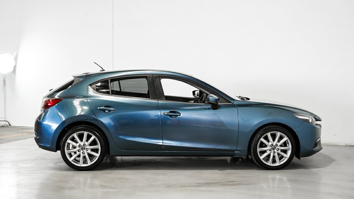Mazda 3 image 3