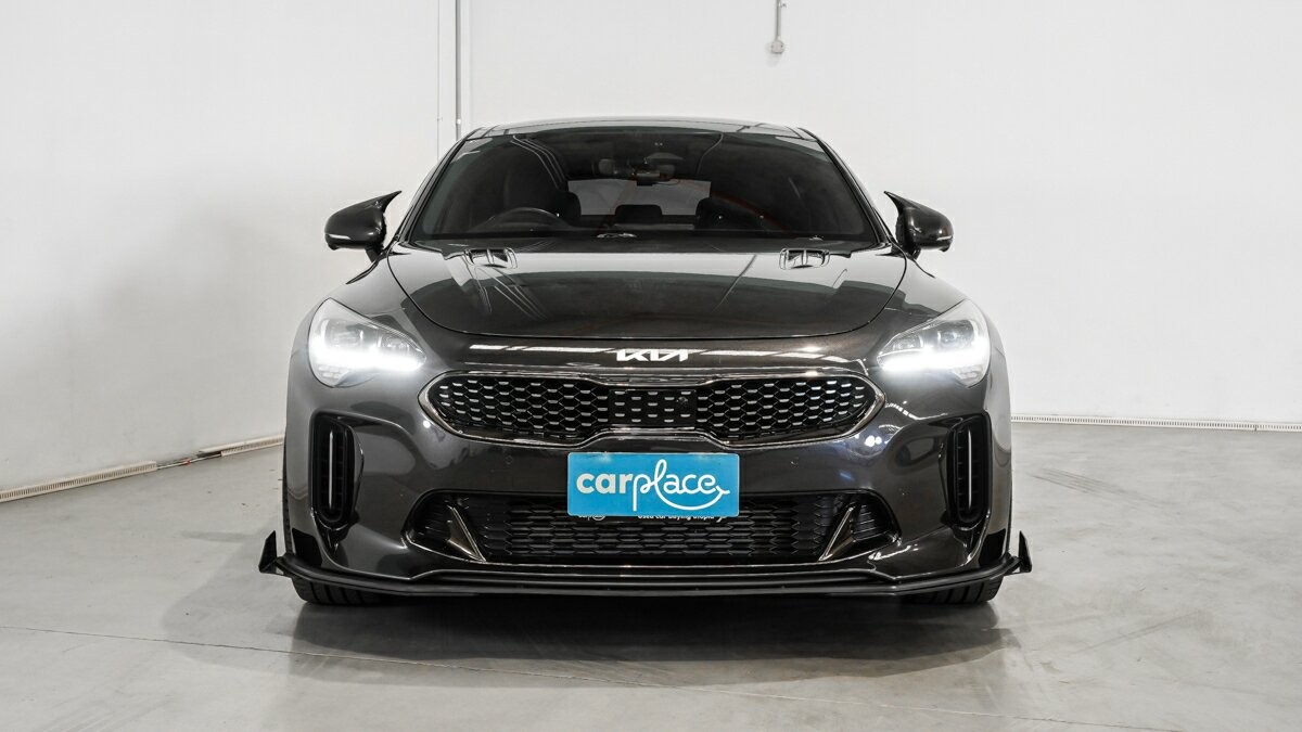 Kia Stinger image 2