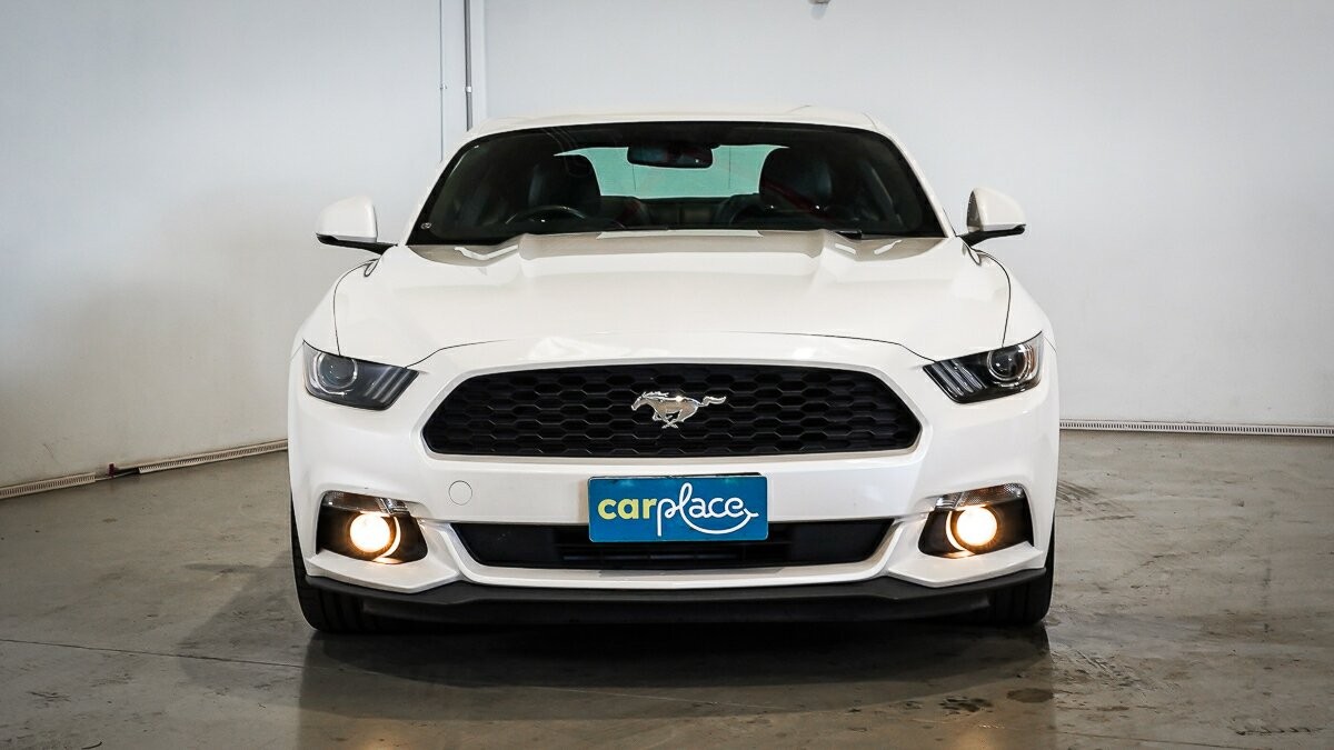 Ford Mustang image 2