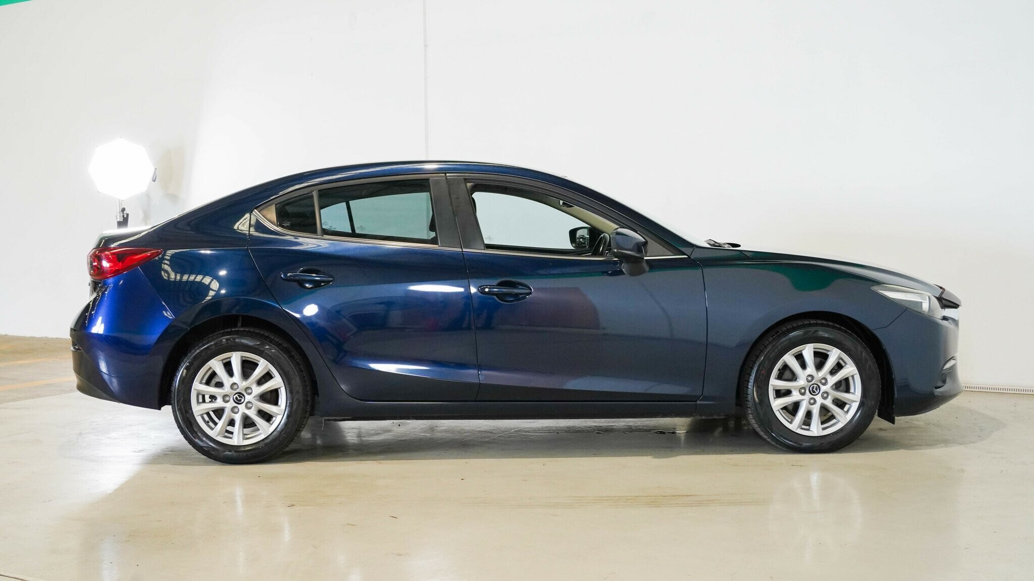 Mazda 3 image 3