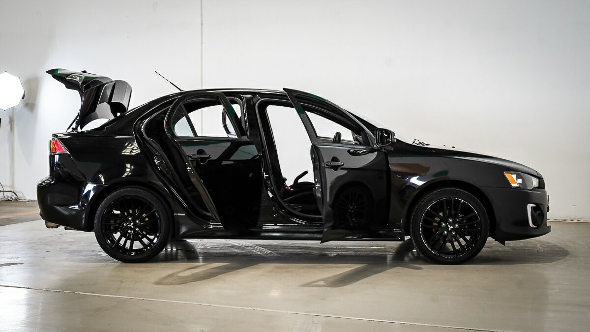 Mitsubishi Lancer image 4