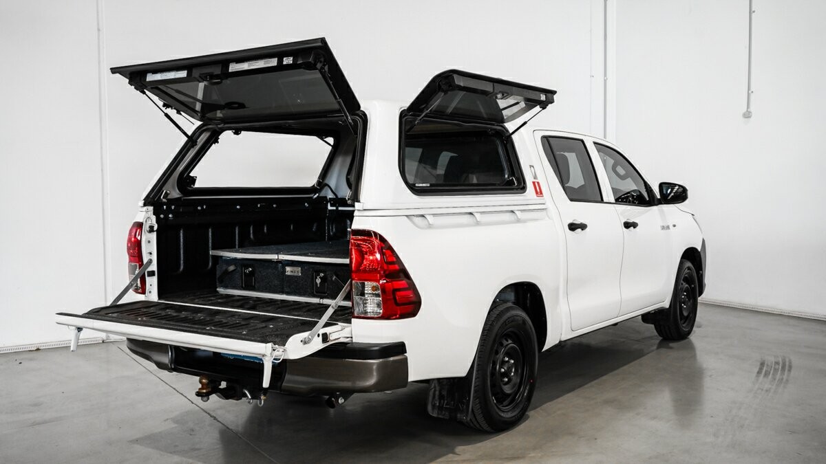 Toyota Hilux image 4