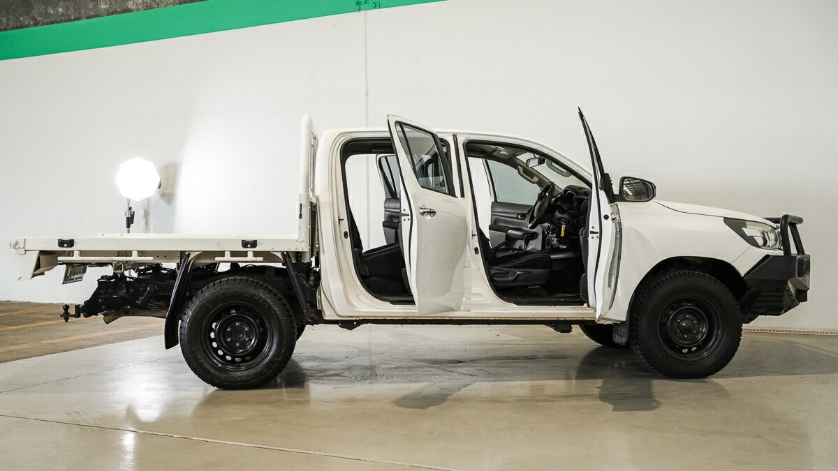 Toyota Hilux image 4