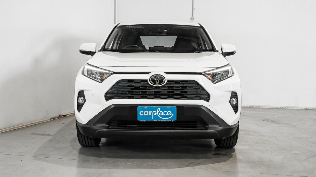 Toyota Rav4 image 2