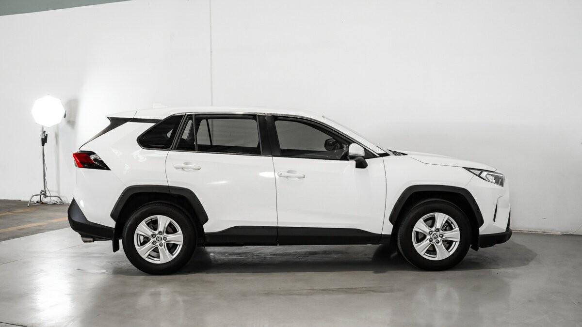 Toyota Rav4 image 3