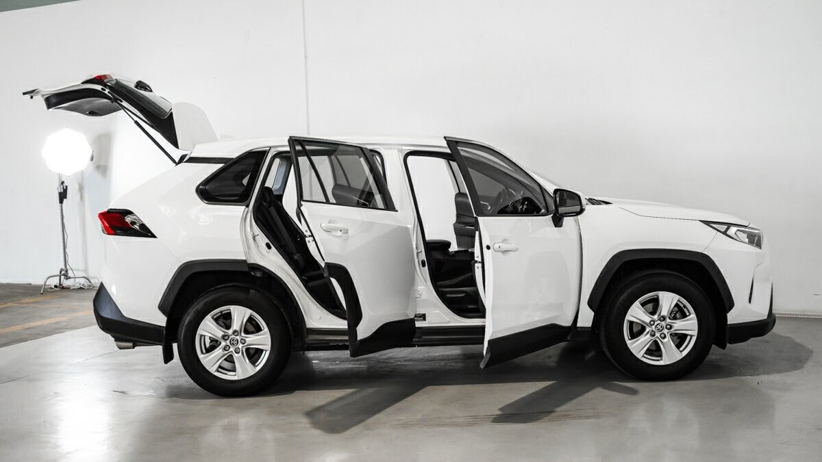 Toyota Rav4 image 4